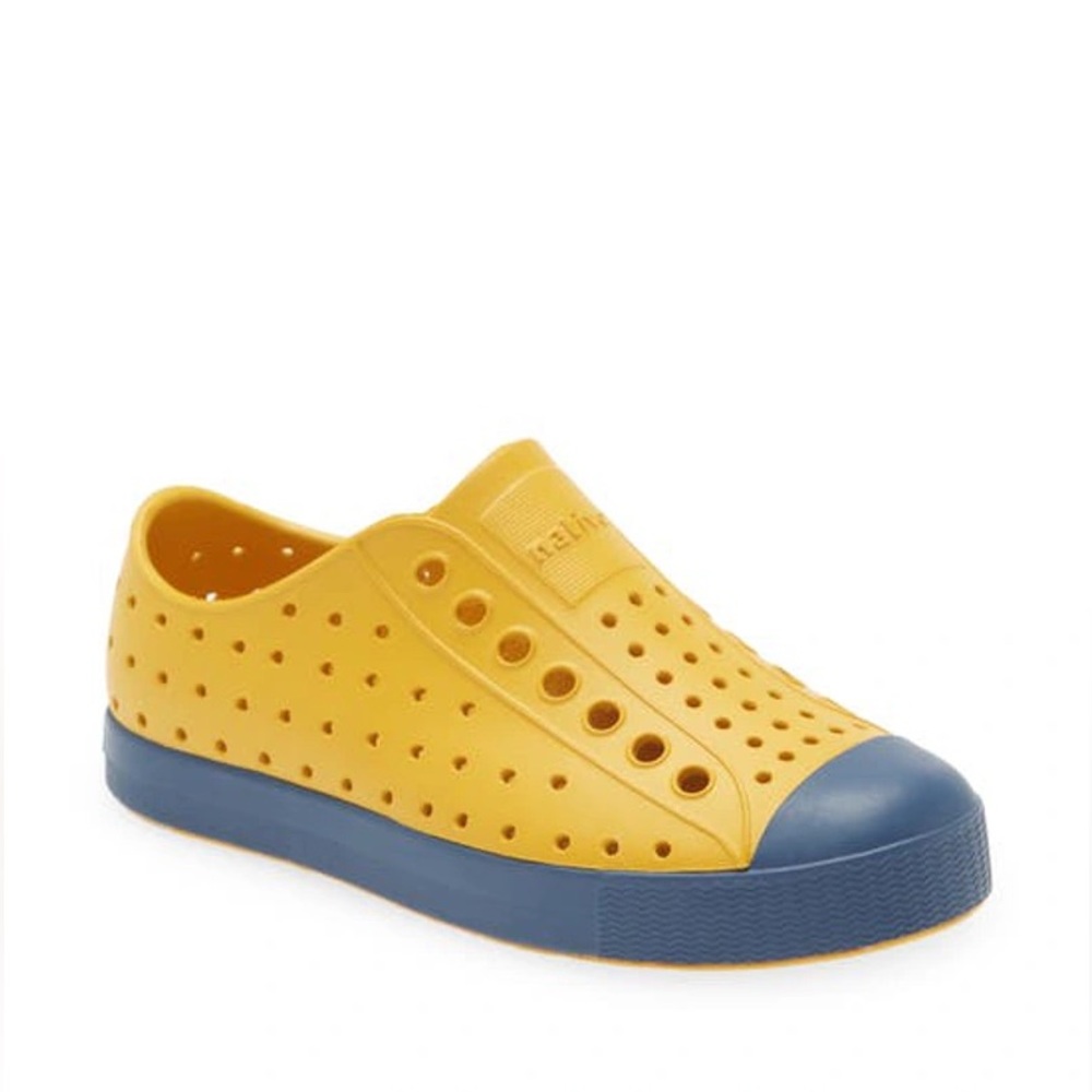 NWOT Native Toddler Jefferson Water Friendly Slip-On Sneaker Shoes Size 4
